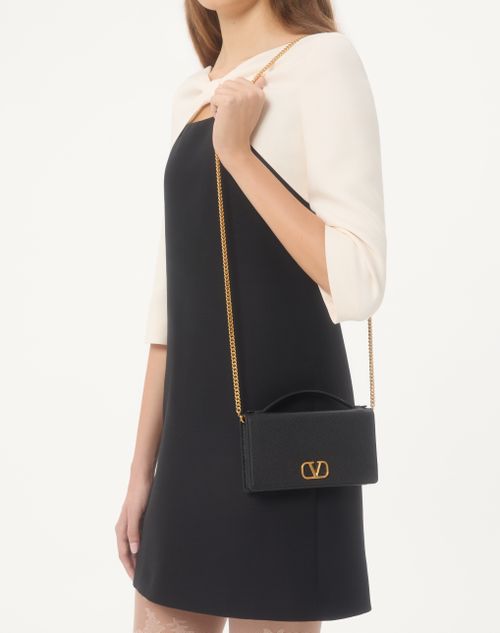 Valentino Garavani - Vlogo Signature Grainy Calfskin Wallet With Chain - Black - Woman - Clutches
